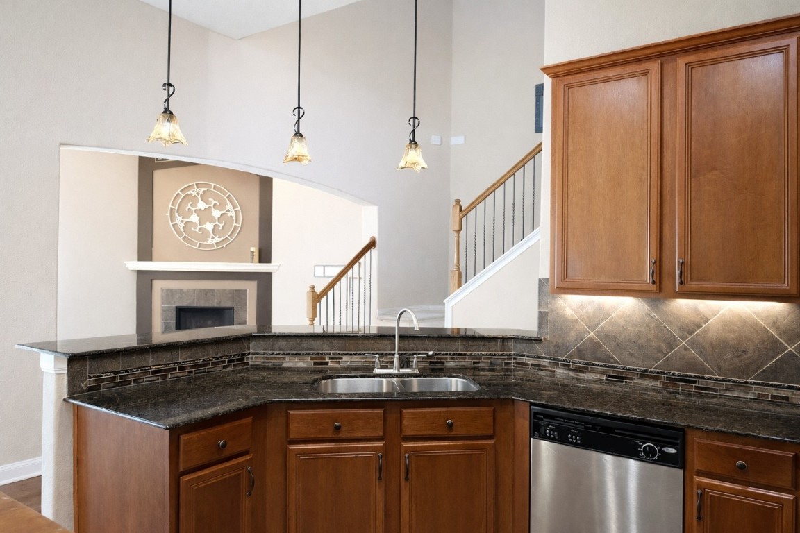 3915 Markspring Lane Spring, TX 77388 - Photo 6 of 22