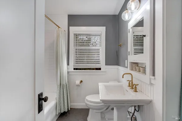 $1,250,000 | 2019 Brown Street, Napa, CA 94559