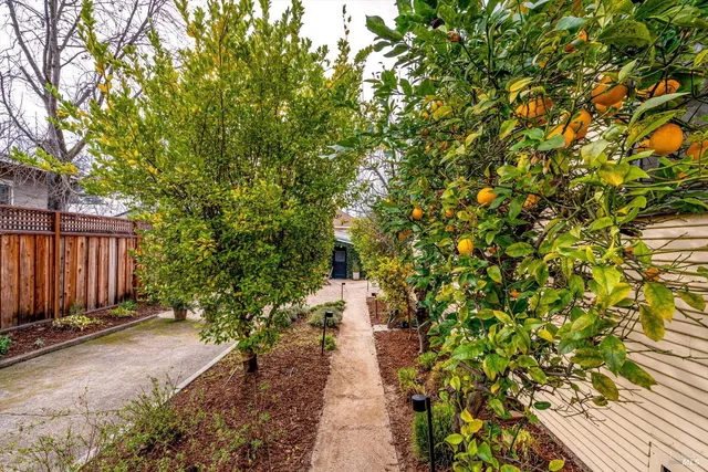 $1,250,000 | 2019 Brown Street, Napa, CA 94559