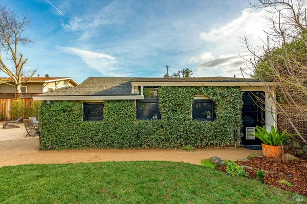 $1,250,000 | 2019 Brown Street, Napa, CA 94559