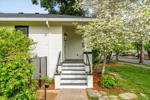 $1,250,000 | 2019 Brown Street, Napa, CA 94559