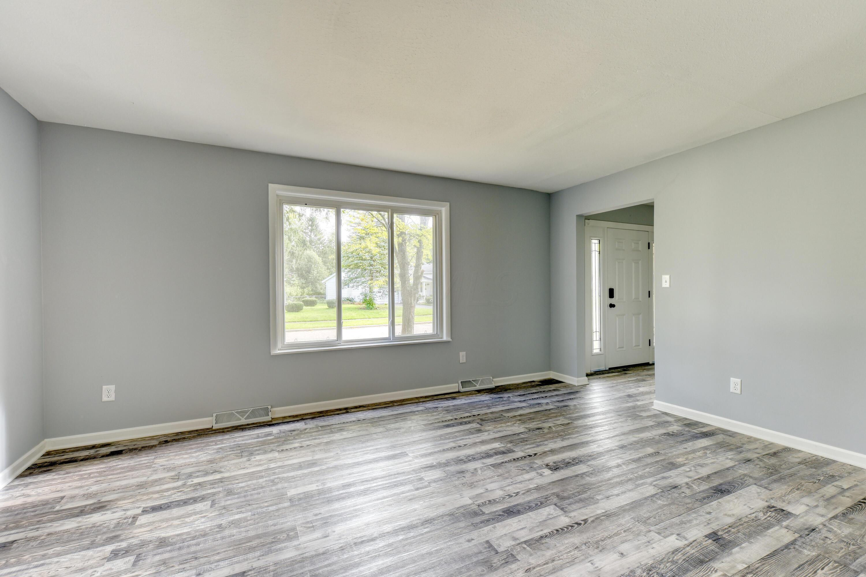 6471 Red Fox Road Reynoldsburg, OH 43068 - Photo 8 of 33 B6C82846-3804-4501-8D5E-CE0D0E5037D0