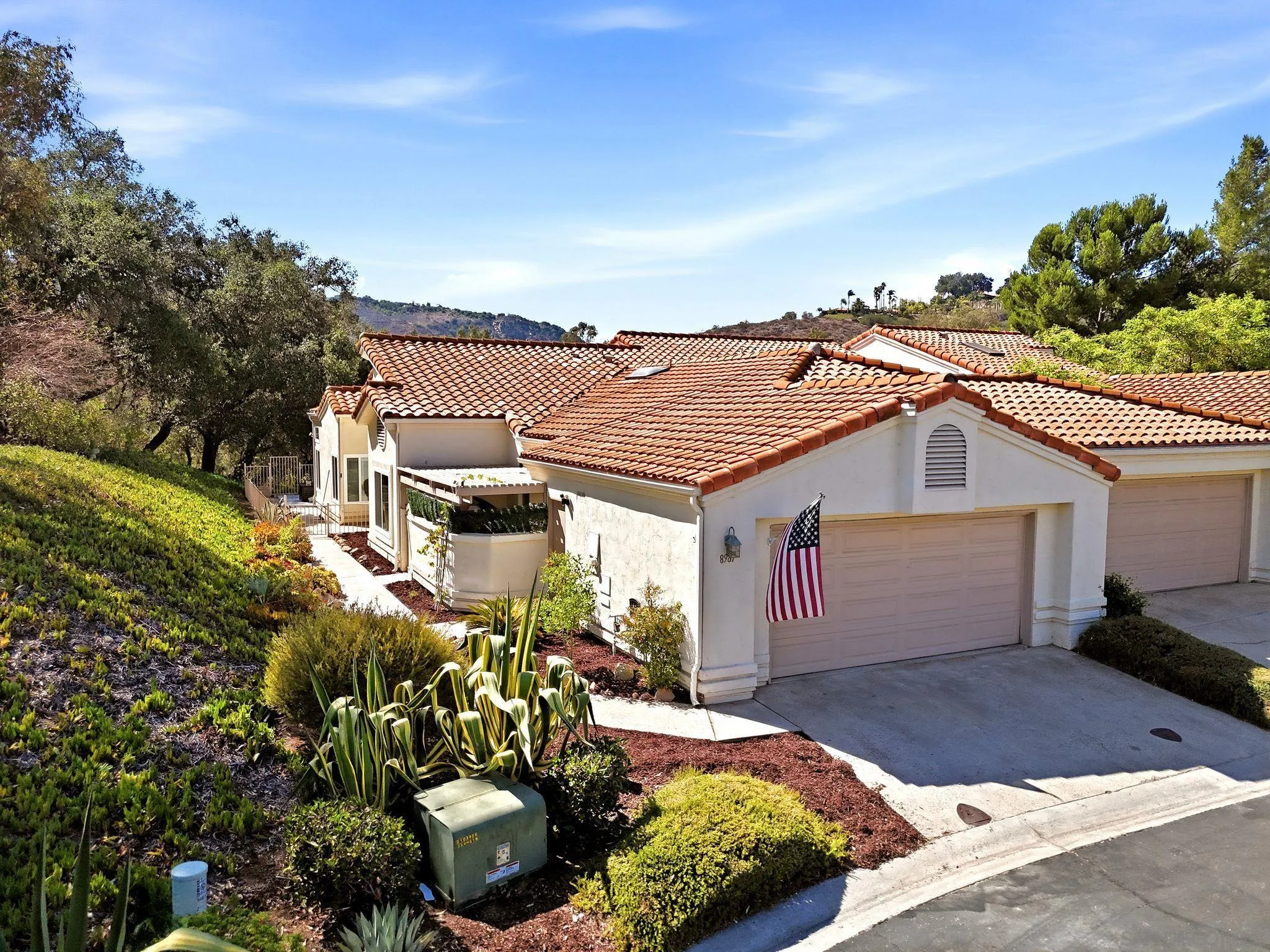8981 Circle R View Lane Escondido, CA 92026 - Photo 4 of 41 Gallery Image 4