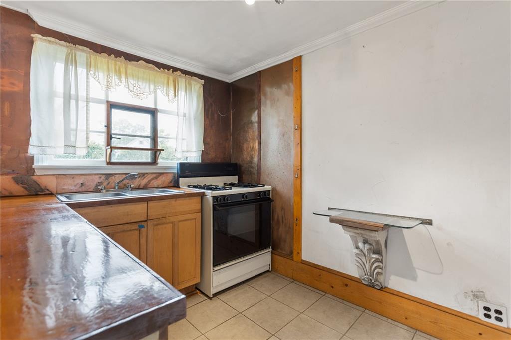 17 Hillcrest Road Pittsburgh, PA 15221 - Photo 9 of 24 Gallery Image 9