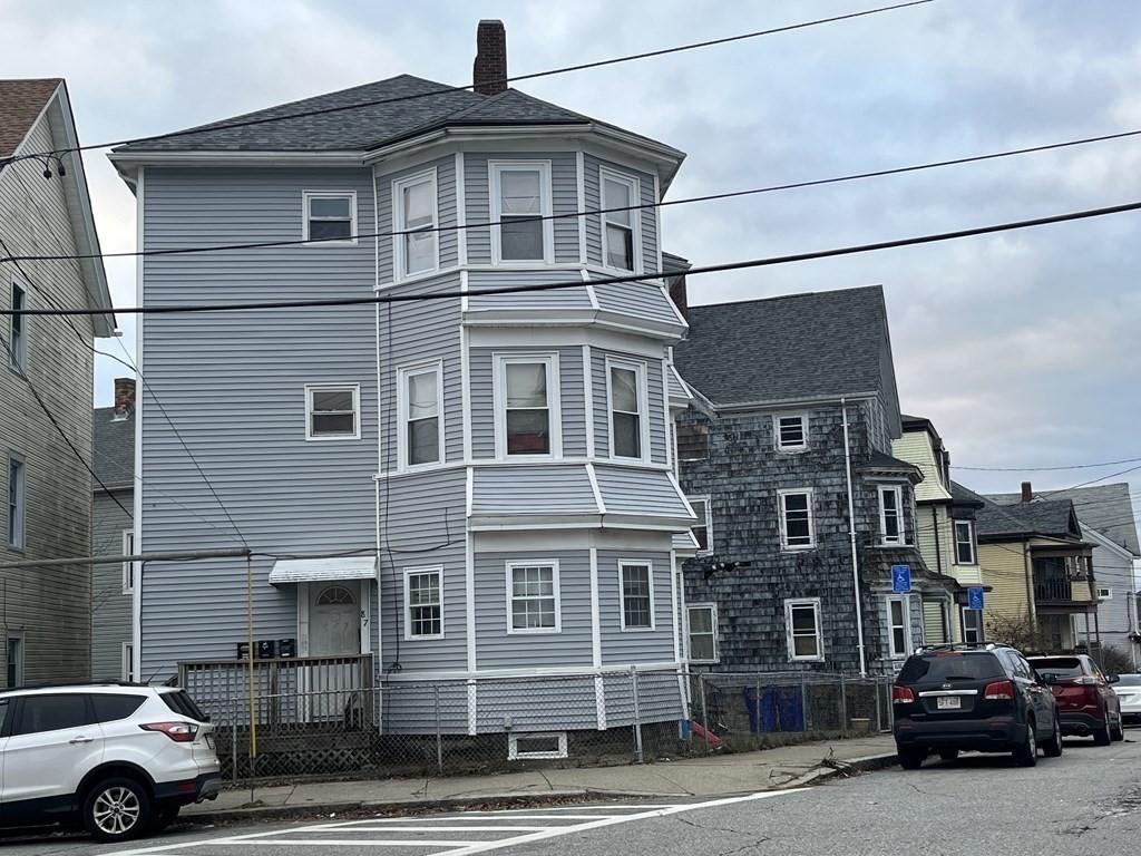 87 Tuttle Street Fall River, MA 02724 - Photo 3 of 24 Gallery Image 3