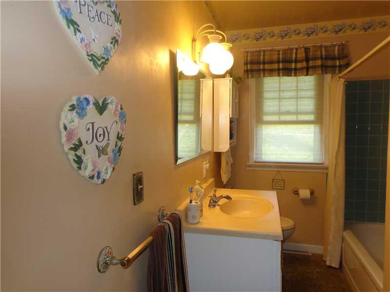 157 Washington Avenue Rural Valley, PA 16249 - Photo 15 of 25 Full Bath.