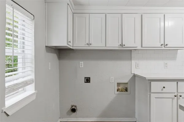 $130,000 | 127 East Walker Street, Denison, TX 75021