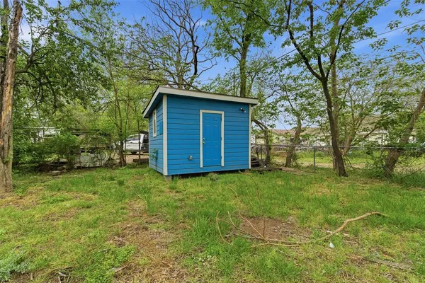 $130,000 | 127 East Walker Street, Denison, TX 75021