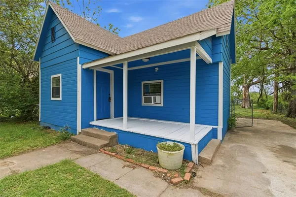 $130,000 | 127 East Walker Street, Denison, TX 75021
