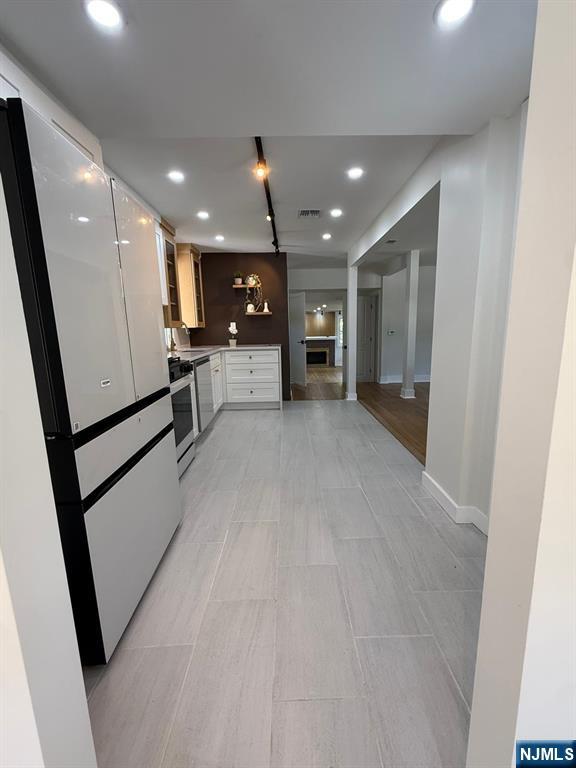 867 River Road Teaneck, NJ 07666 - Photo 6 of 32