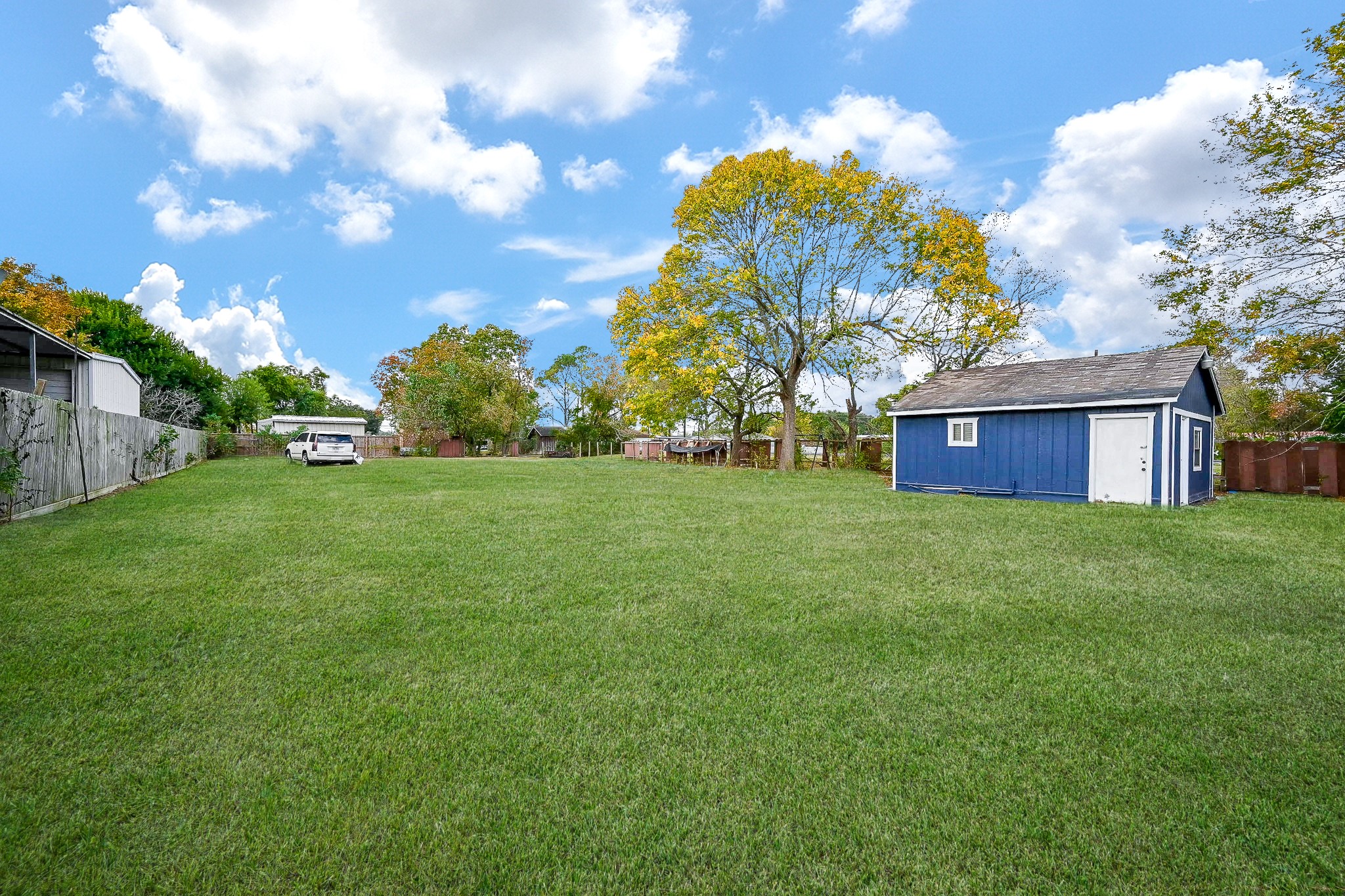 2806 Du Pont Street Pasadena, TX 77503 - Photo 18 of 20 a view of a house with a backyard