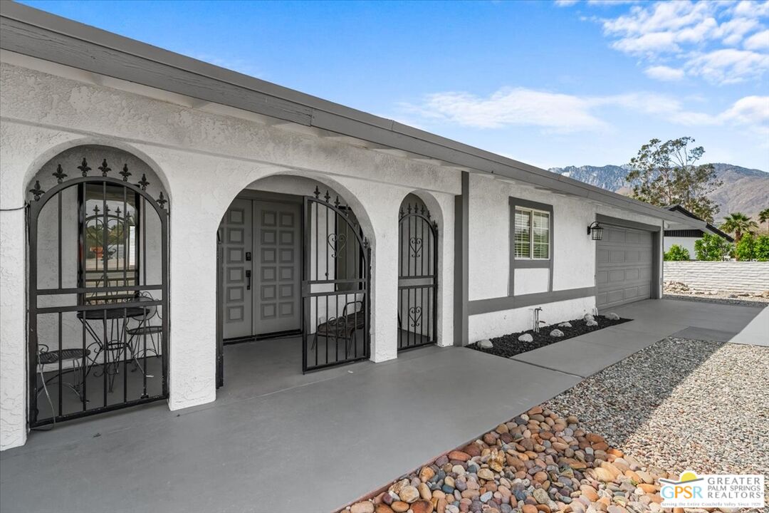 1233 East Racquet Club Road Palm Springs, CA 92262 - Photo 5 of 42 Gallery Image 5