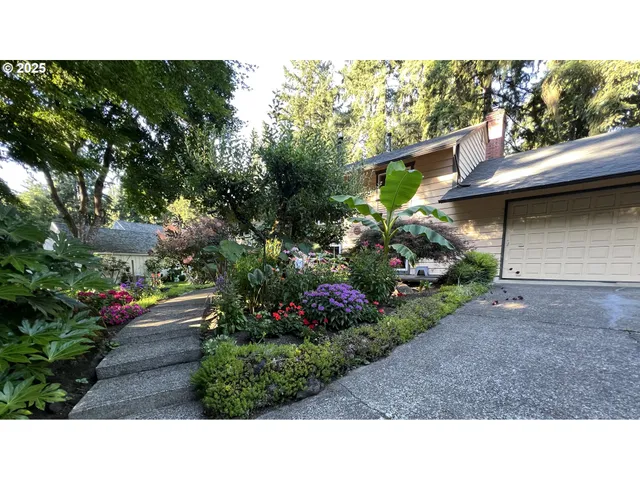 $795,000 | 18978 Southwest Arrowwood Avenue, Lake Oswego, OR 97035