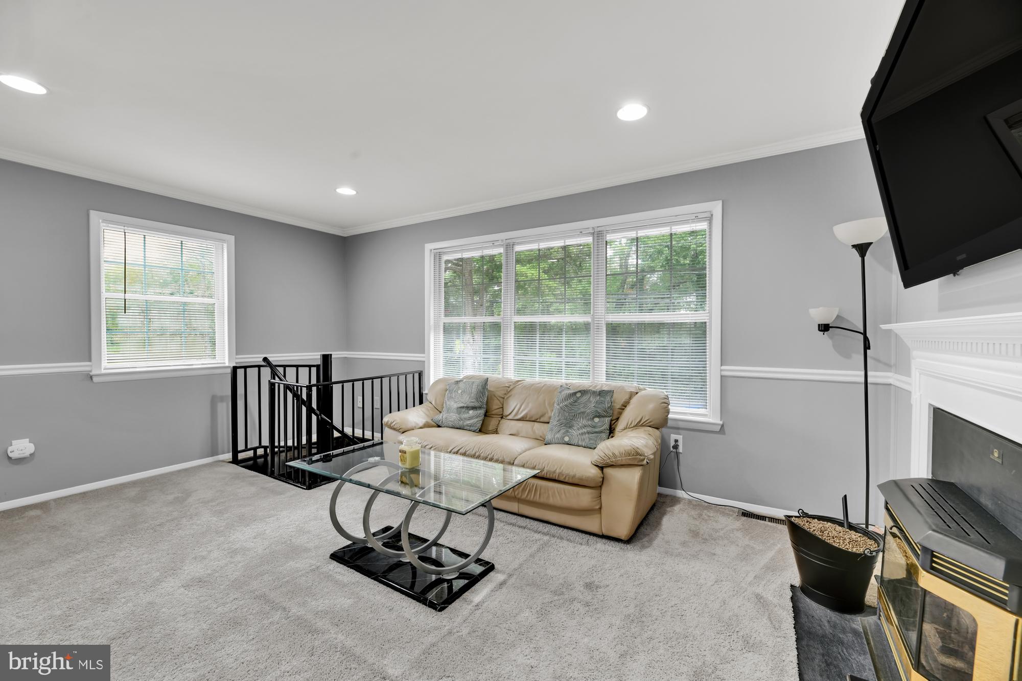 12930 Harewood Road Baltimore, MD 21220 - Photo 12 of 34 Family Room