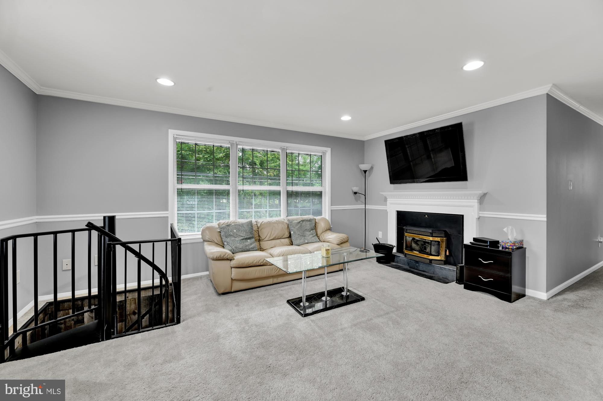 12930 Harewood Road Baltimore, MD 21220 - Photo 3 of 34 Family Room