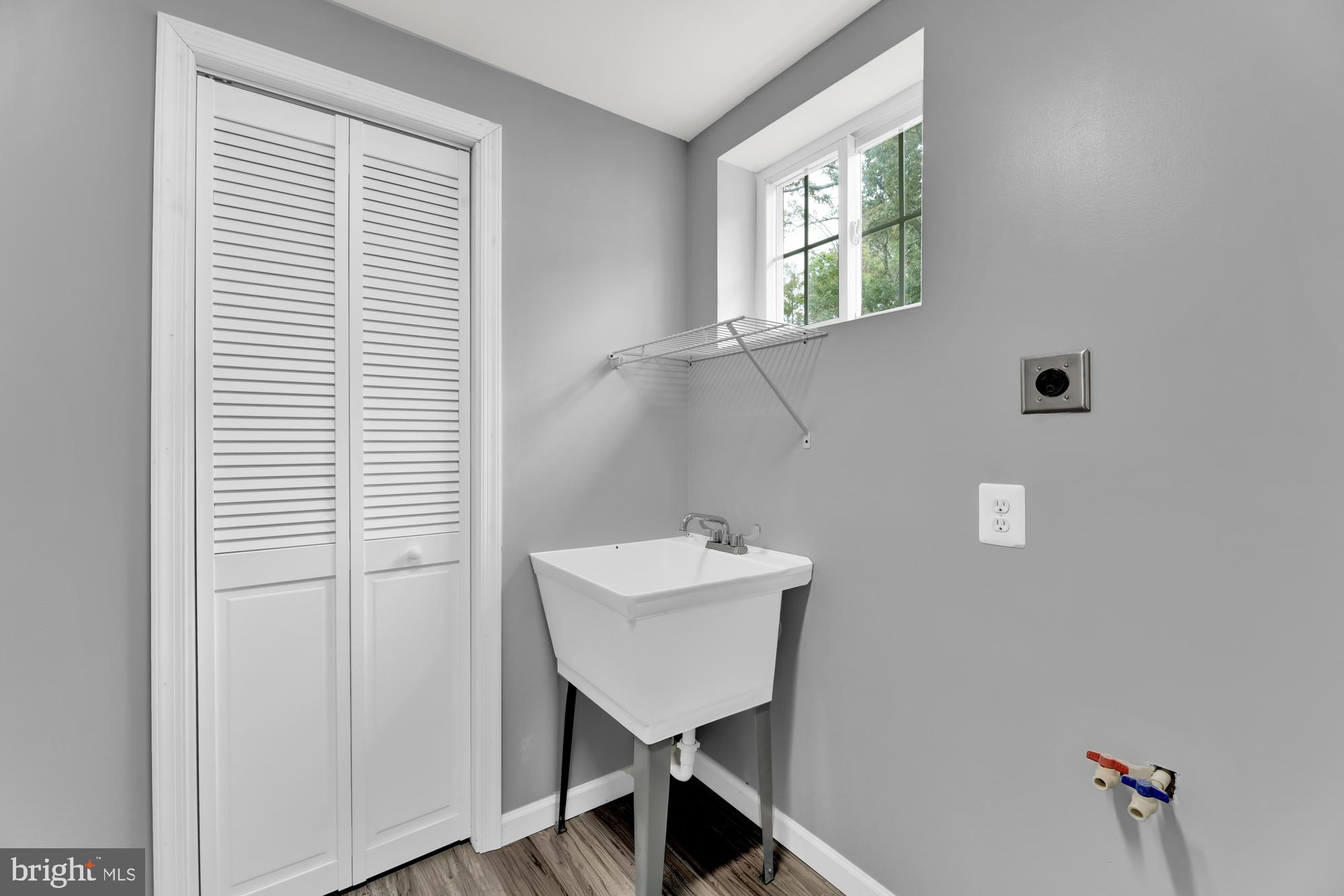 12930 Harewood Road Baltimore, MD 21220 - Photo 28 of 34 Laundry Mud Room