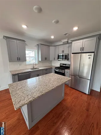 $3,200 | 123 East Jersey Street, Unit 1, Elizabeth, NJ 07206