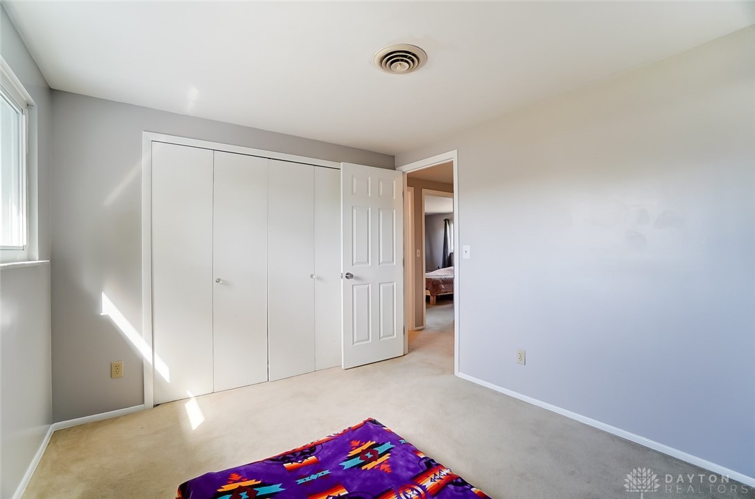 5576 Longford Road Dayton, OH 45424 - Photo 30 of 36