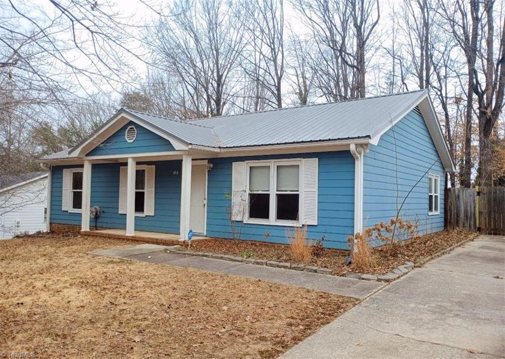 528 Apple Ridge Road Greensboro, NC 27406 - Photo 2 of 15