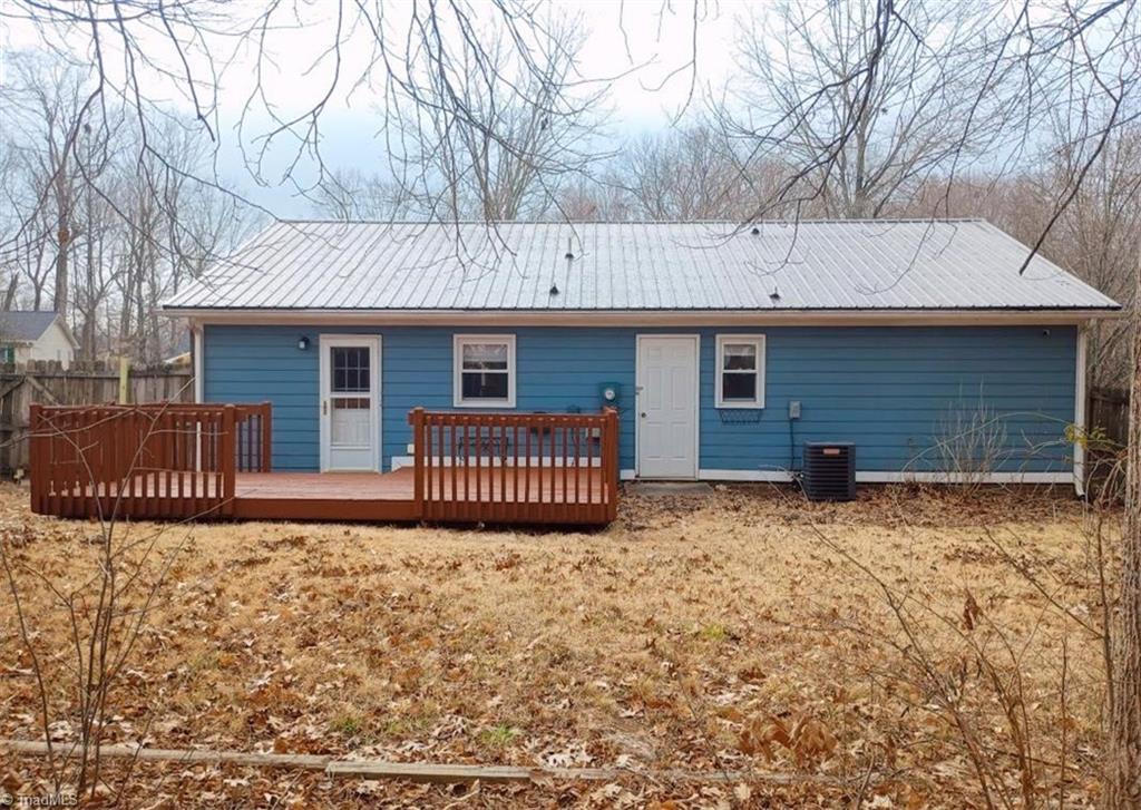 528 Apple Ridge Road Greensboro, NC 27406 - Photo 3 of 15