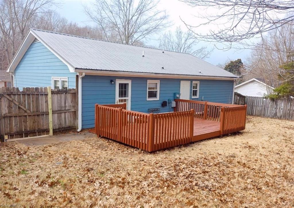 528 Apple Ridge Road Greensboro, NC 27406 - Photo 4 of 15