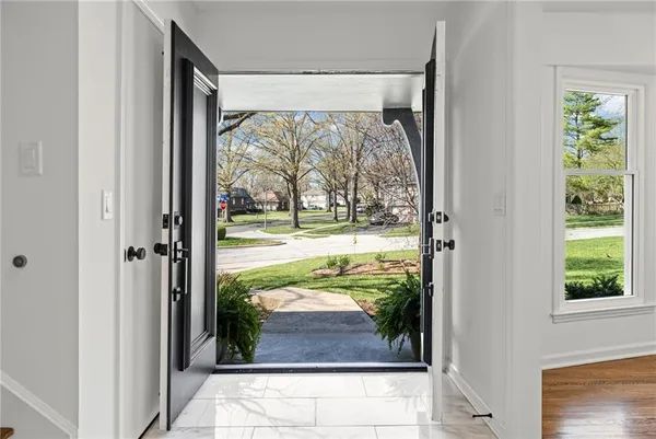 $700,000 | 4509 West 93rd Street, Prairie Village, KS 66207
