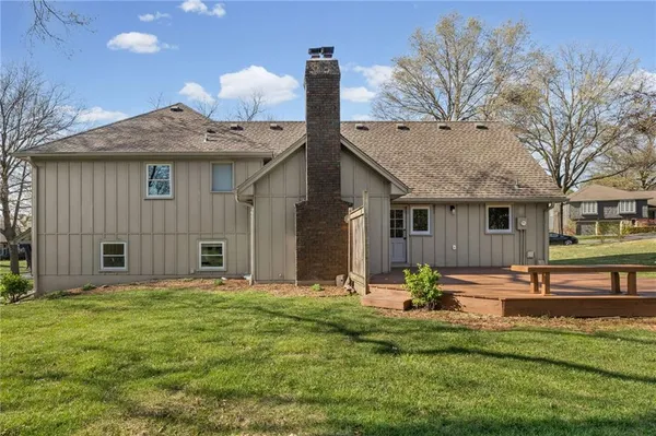 $700,000 | 4509 West 93rd Street, Prairie Village, KS 66207