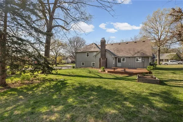$700,000 | 4509 West 93rd Street, Prairie Village, KS 66207