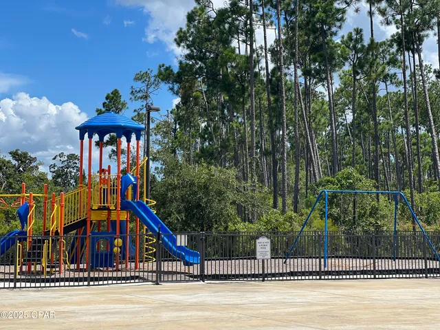 $199,500 | 9886 Summer Creek Drive, Southport, FL 32409