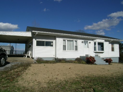 136 Shaw Road Clinton, TN 37716 - Photo 1 of 13 Primary Photo