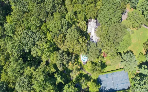 $3,995,000 | 35 Saxon Wds Road, White Plains, NY 10605