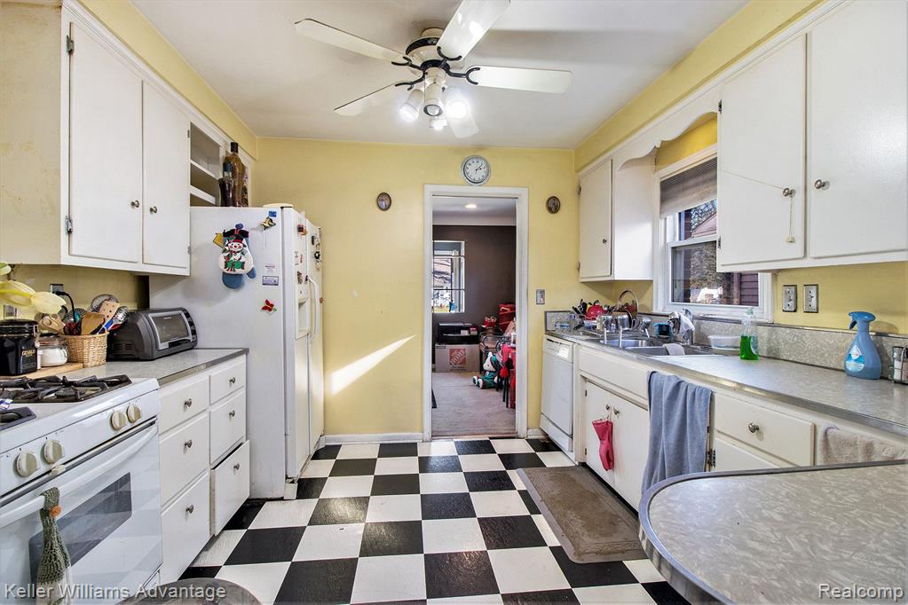 18411 Inkster Road Livonia, MI 48152 - Photo 5 of 25 Gallery Image 5