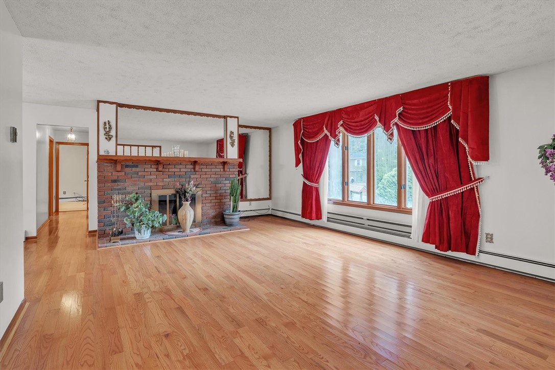 12 Waterman Street Killingly, CT 06239 - Photo 5 of 44