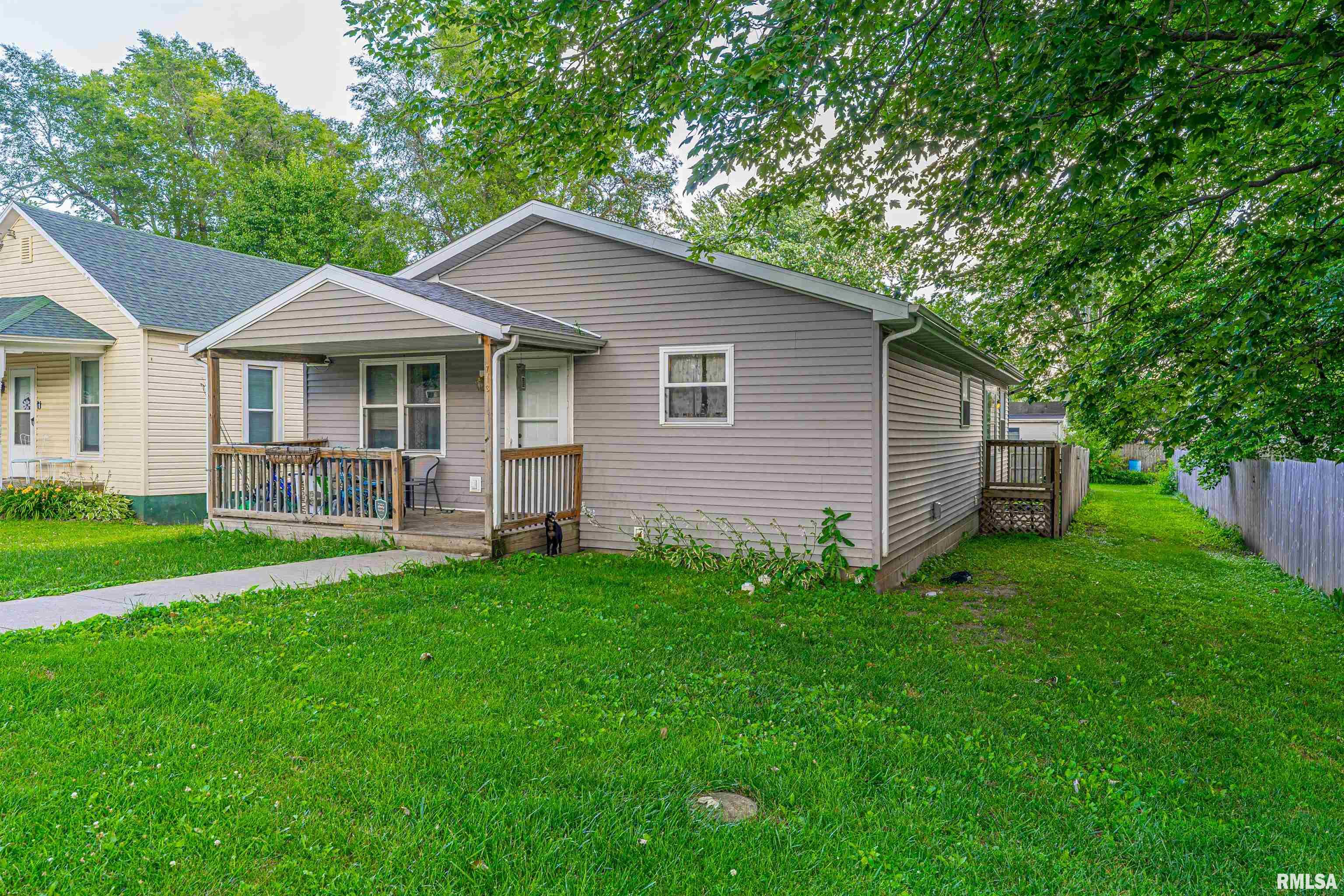 716 South Kickapoo Street Lincoln, IL 62656 - Photo 1 of 20