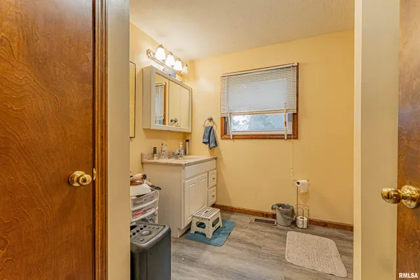 $135,000 | 716 South Kickapoo Street, Lincoln, IL 62656