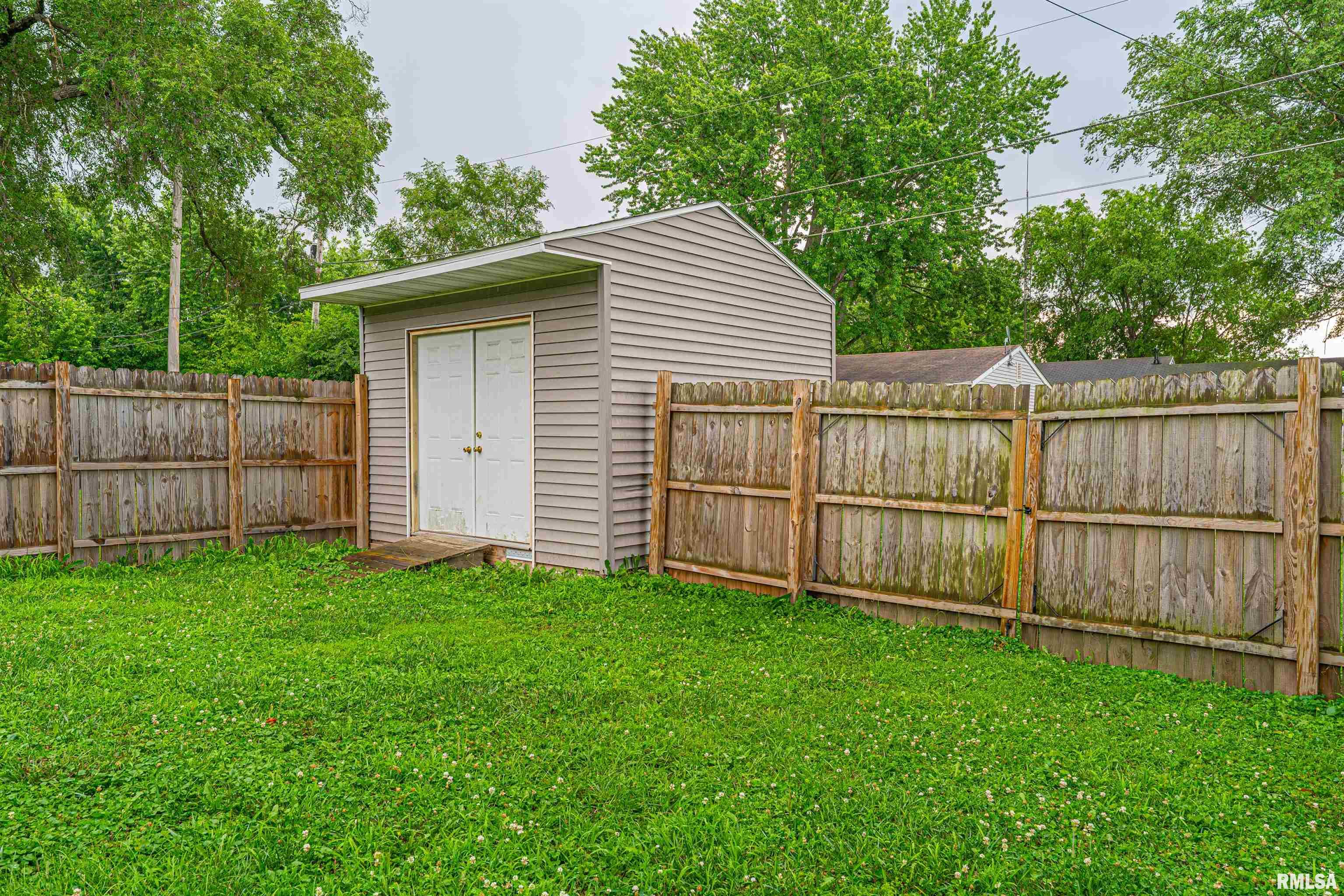 716 South Kickapoo Street Lincoln, IL 62656 - Photo 19 of 20