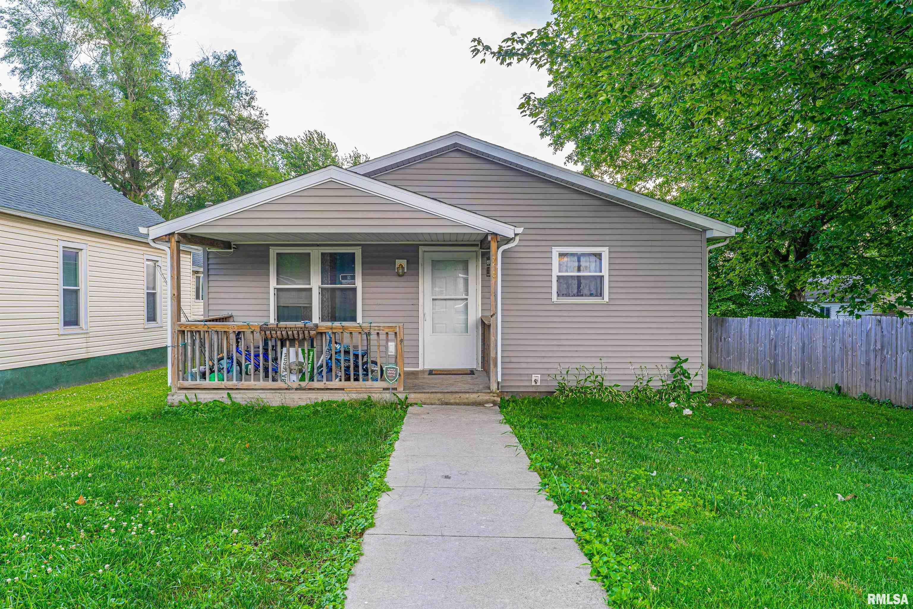 716 South Kickapoo Street Lincoln, IL 62656 - Photo 2 of 20