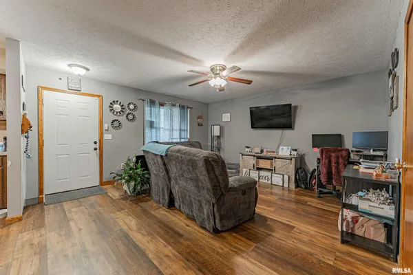 $135,000 | 716 South Kickapoo Street, Lincoln, IL 62656