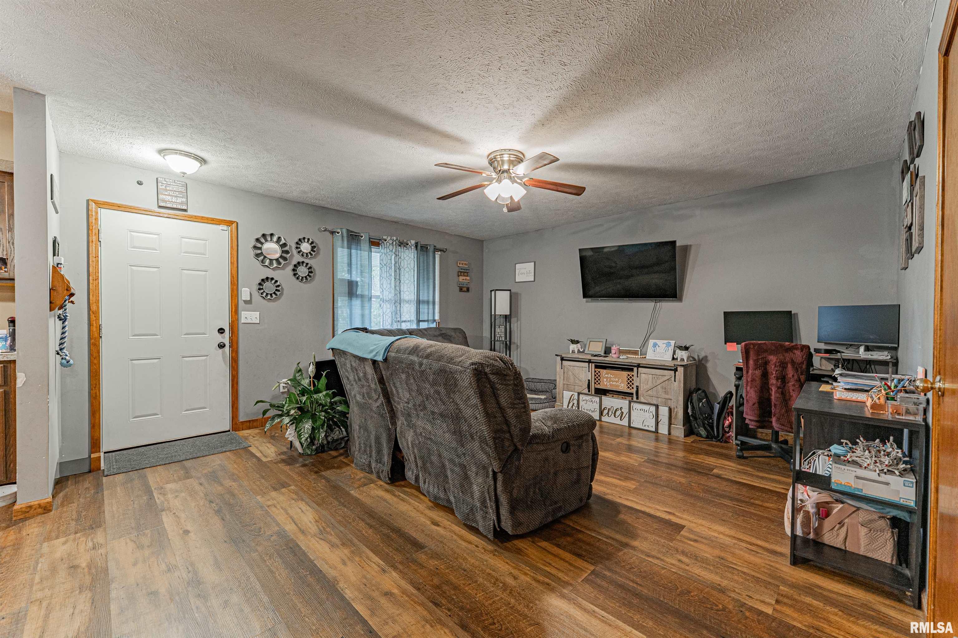 716 South Kickapoo Street Lincoln, IL 62656 - Photo 4 of 20