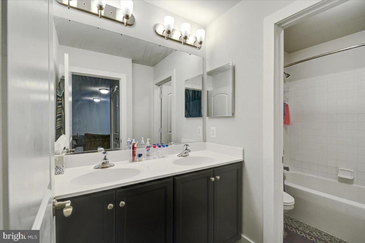 2871 Town View Circle New Windsor, MD 21776 - Photo 25 of 34