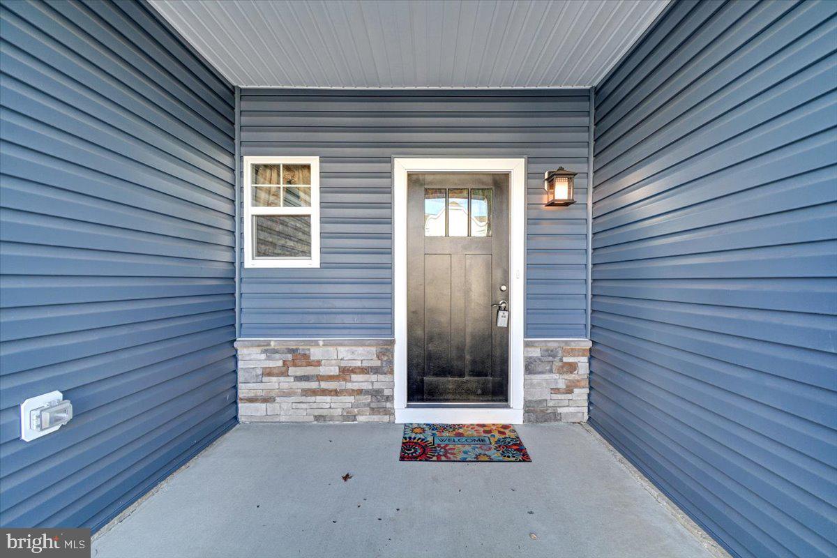 2871 Town View Circle New Windsor, MD 21776 - Photo 4 of 34