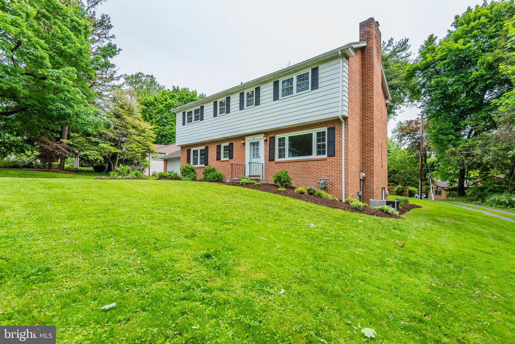129 Maple Road Harrisburg, PA 17109 - Photo 2 of 30 Gallery Image 2
