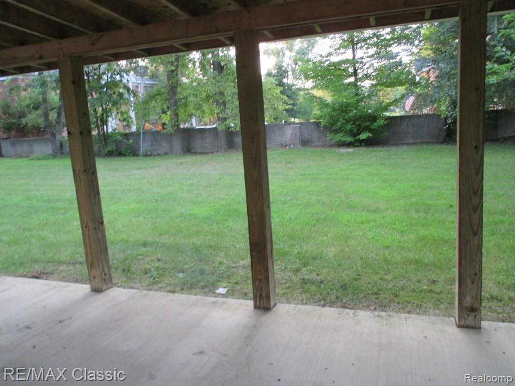1185 Delta Road Walled Lake, MI 48390 - Photo 31 of 42 IMG_1843.jpg