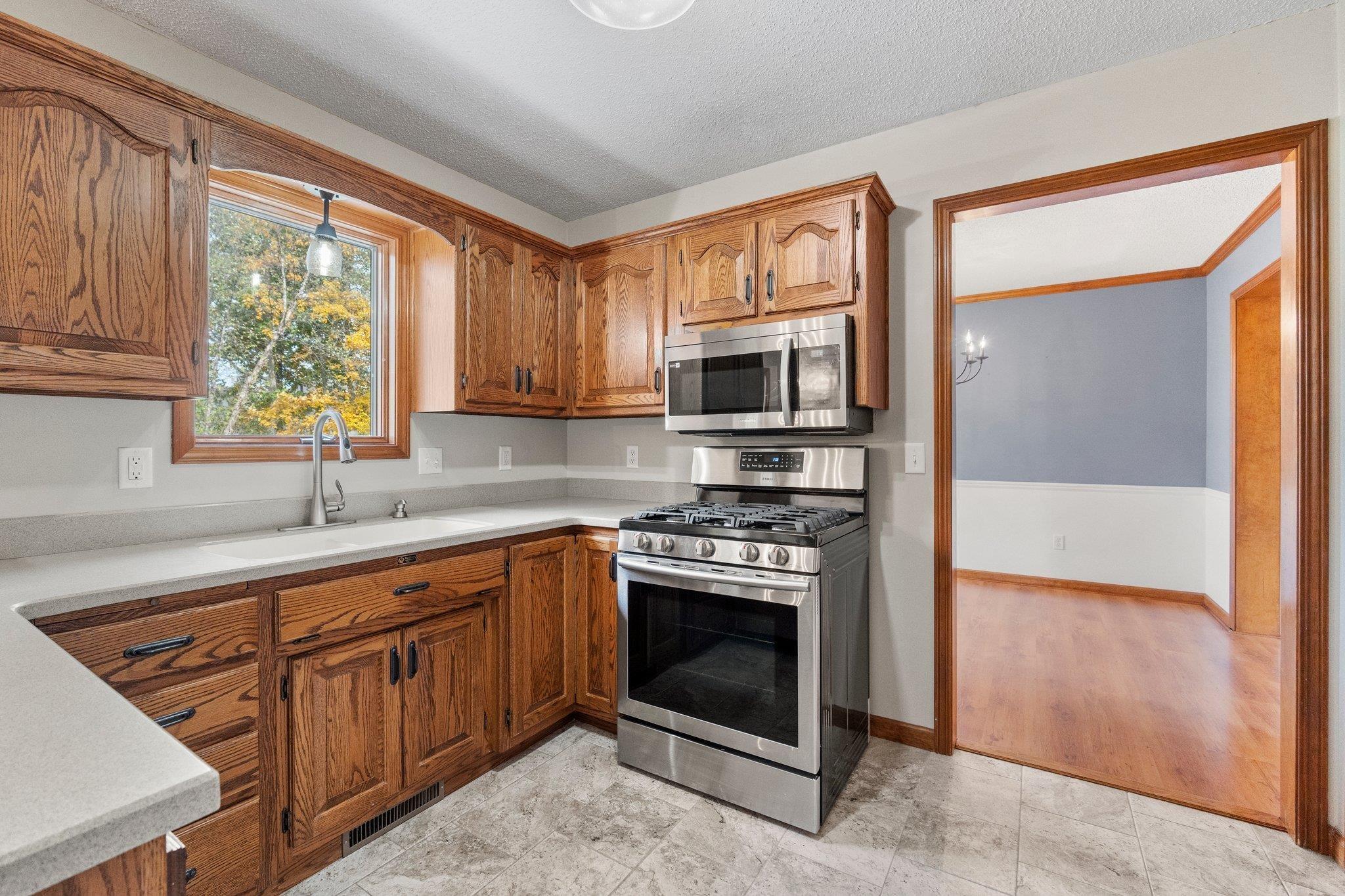 9026 Spring Forest Drive Fort Wayne, IN 46804 - Photo 11 of 36