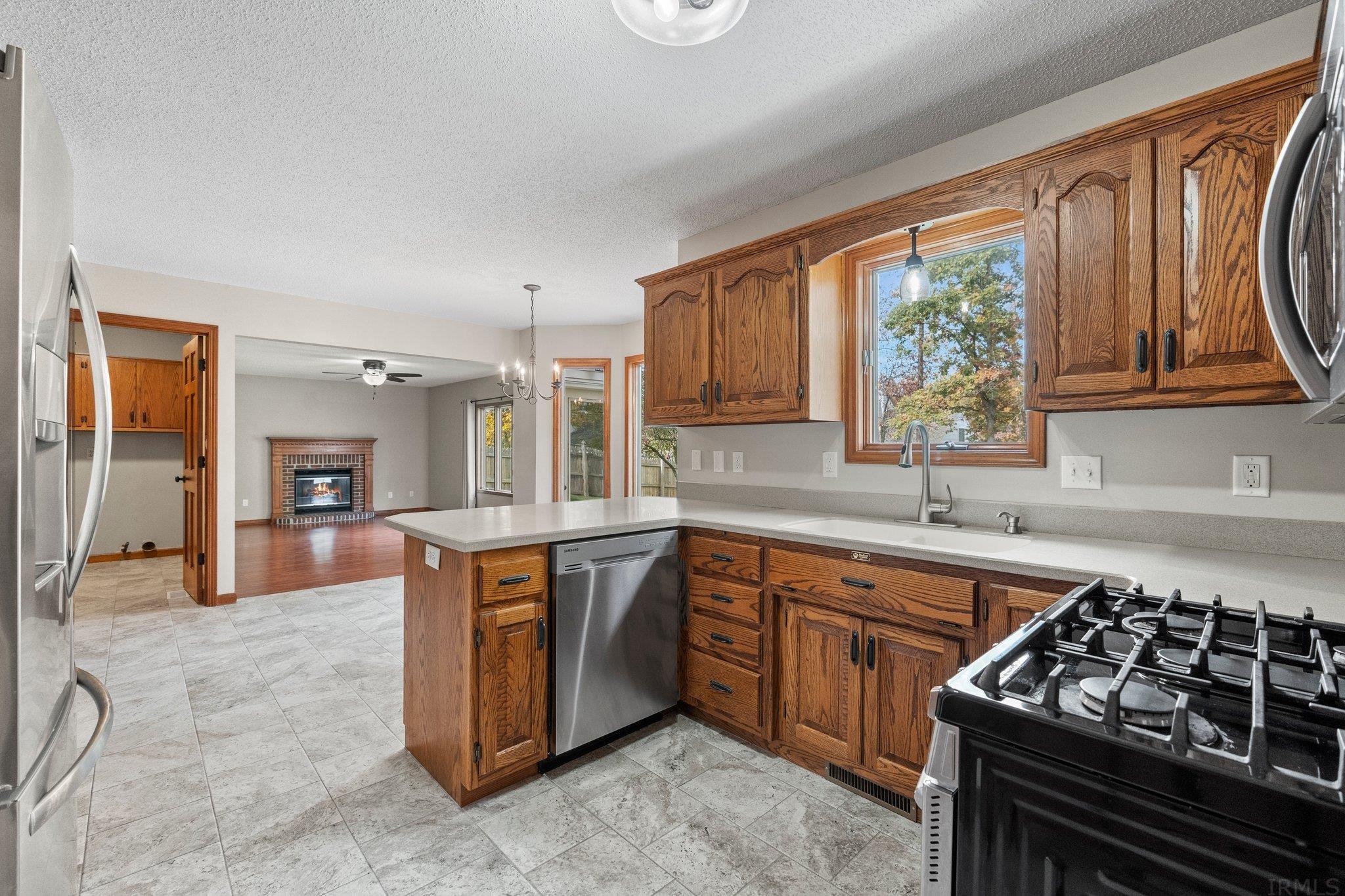 9026 Spring Forest Drive Fort Wayne, IN 46804 - Photo 12 of 36