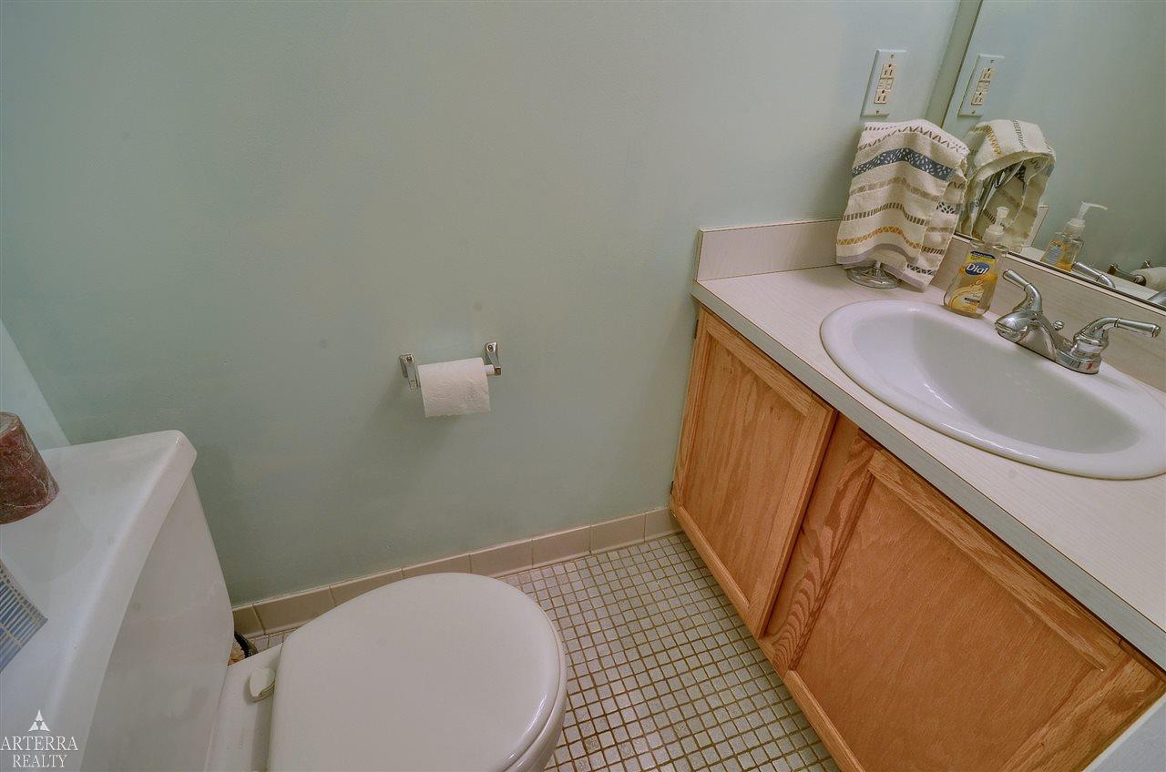 22355 Peach Tree Novi, MI 48375 - Photo 14 of 26 31340307-13.JPG