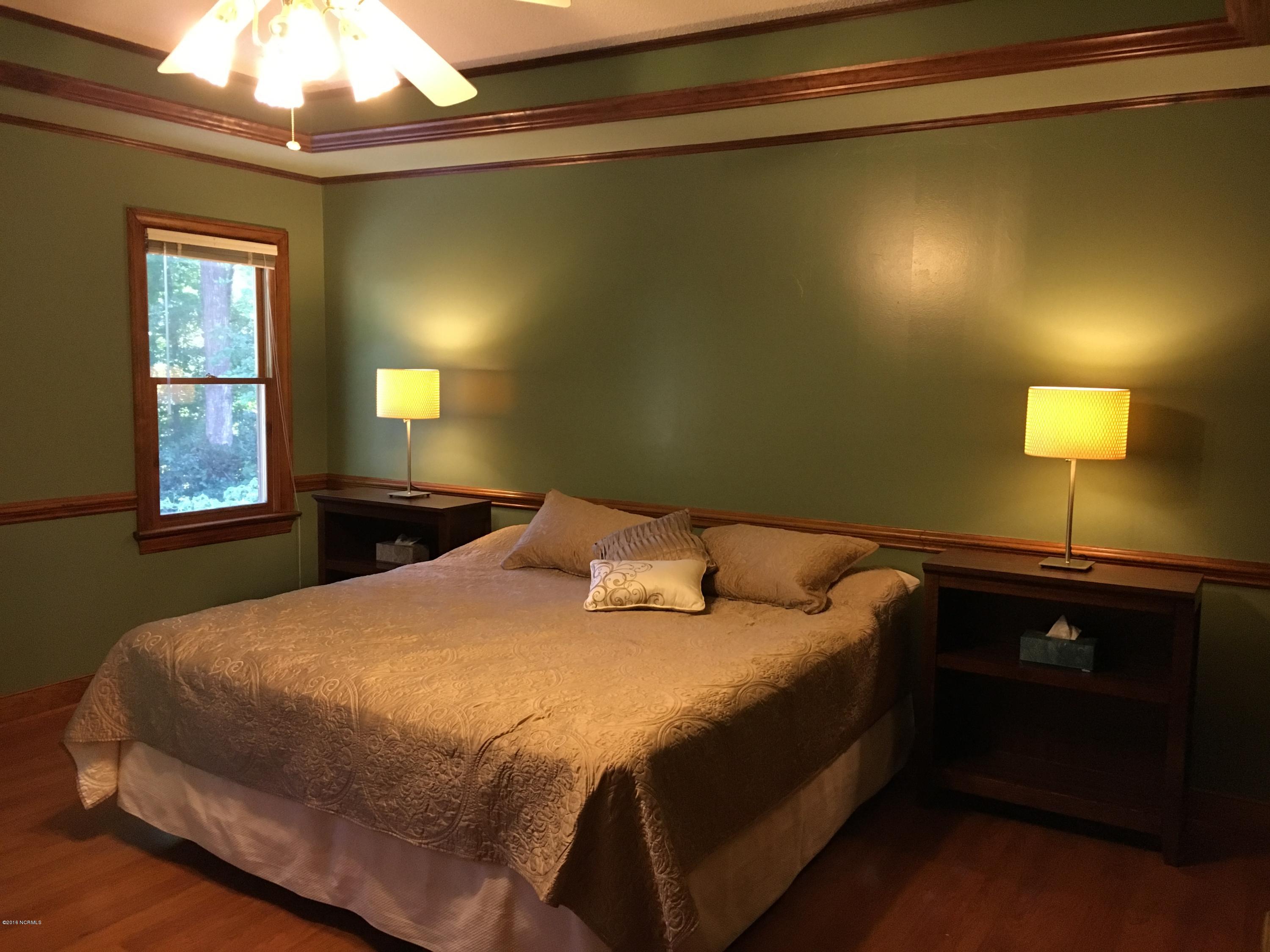 504 Cedarhurst Road Greenville, NC 27834 - Photo 14 of 30 14Master Bedroom