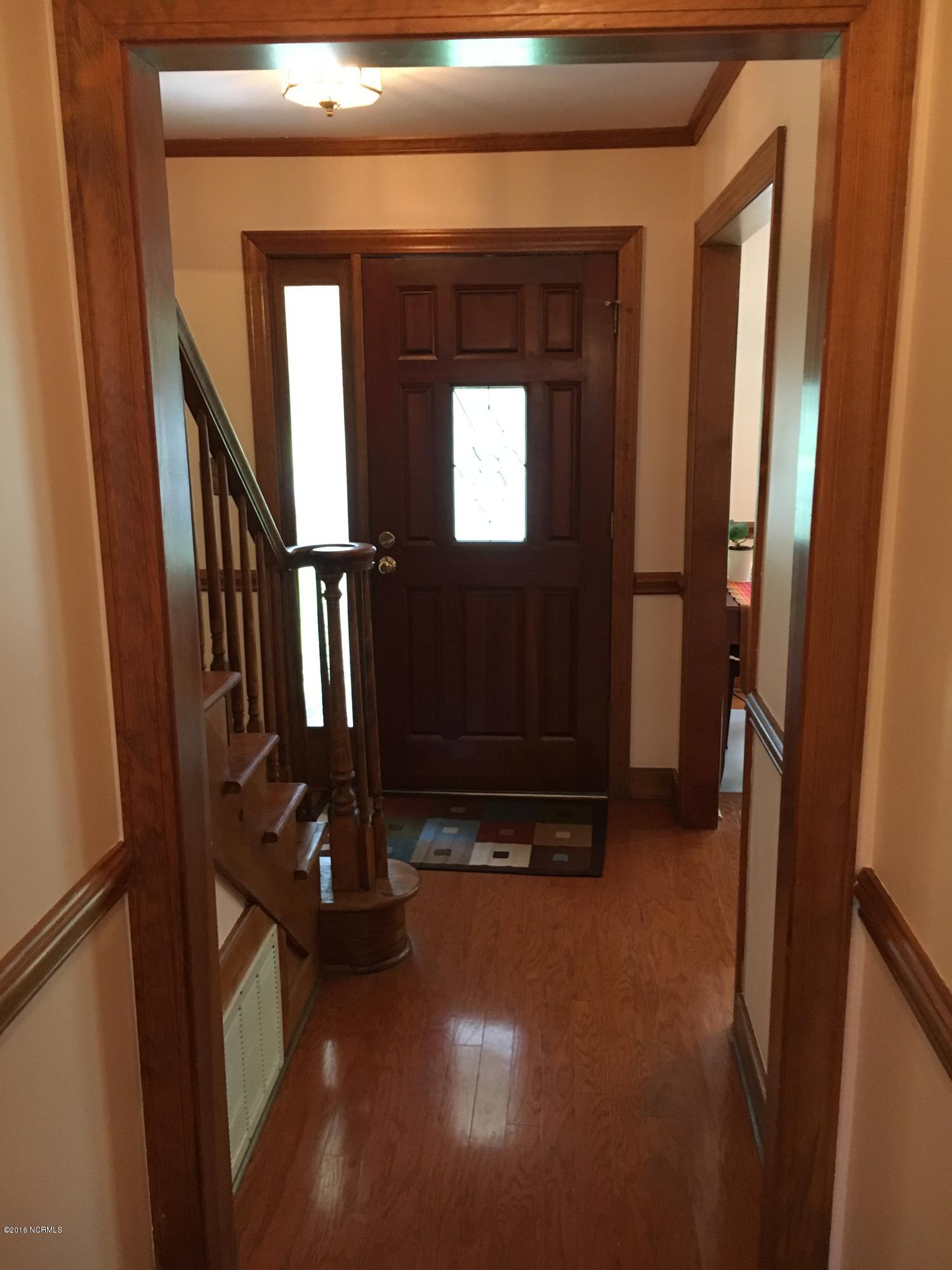 504 Cedarhurst Road Greenville, NC 27834 - Photo 2 of 30 Foyer