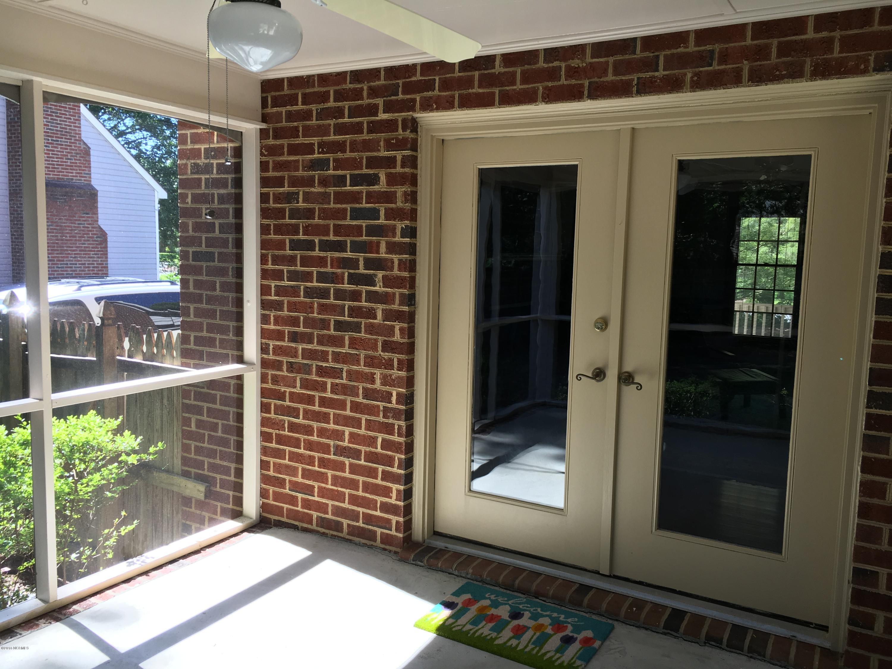 504 Cedarhurst Road Greenville, NC 27834 - Photo 26 of 30 25.1Screened Porch