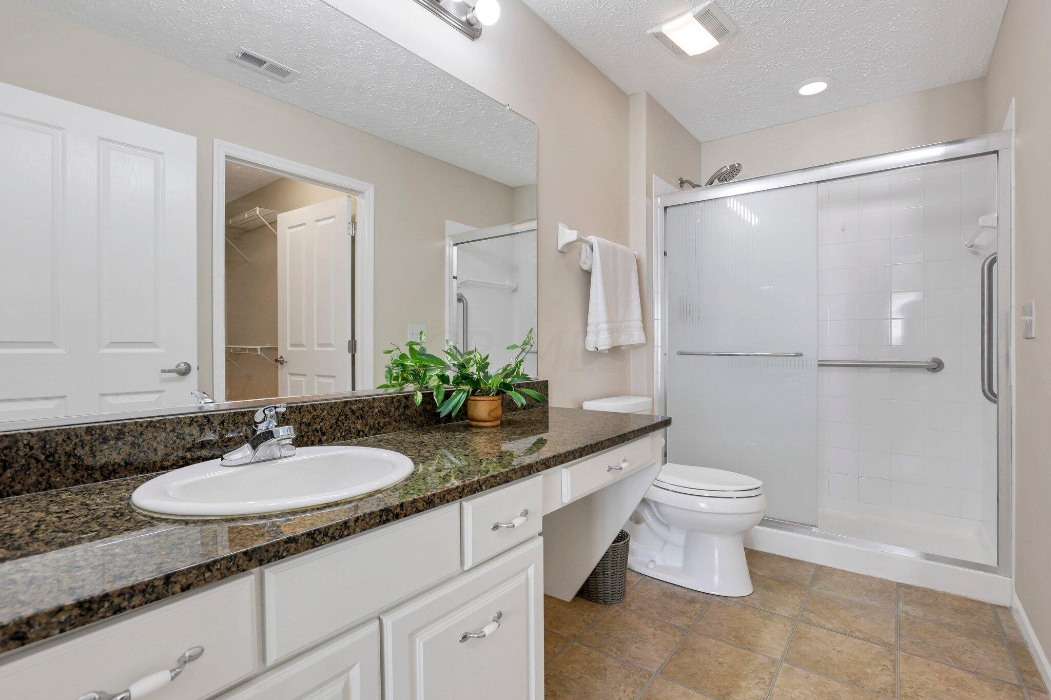 4223 Cobbler Road, Unit 16422 New Albany, OH 43054 - Photo 14 of 36 Granite countertop